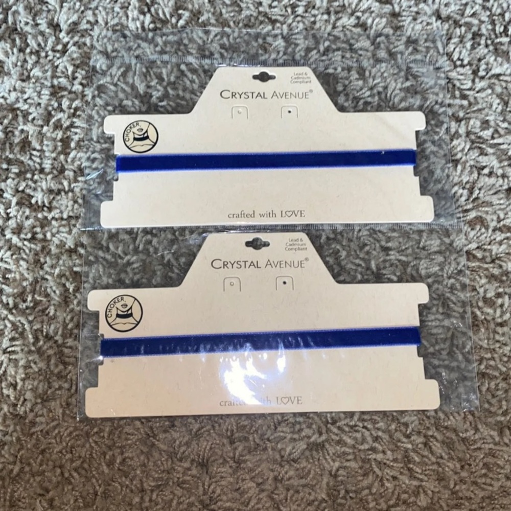 2 crystal avenue choker dark blue